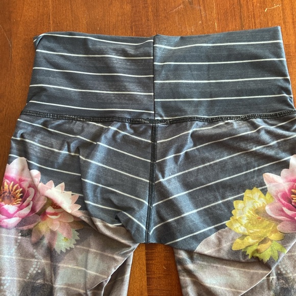 Teeki Elephant Hot Pant Leggings - Picture 3 of 4